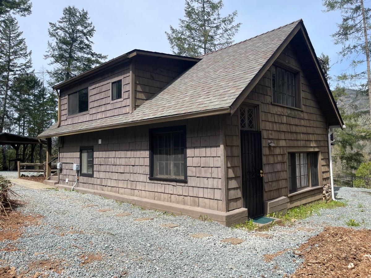 The River House Grants Pass Exterior photo